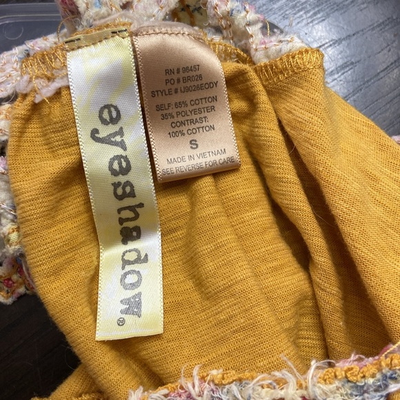 Junior top size small - Picture 4 of 4